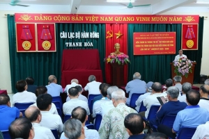 Phó Bí thư Thường trực Tỉnh uỷ Thanh Hóa thăm và nói chuyện với hội viên Câu lạc bộ Hàm Rồng