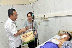 Bắc Ninh: Thăm hỏi, động viên gia đình nạn nhân vụ lật tàu tại vịnh Hạ Long