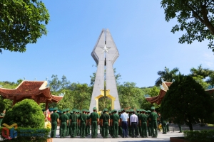 Thượng tướng Hoàng Xuân Chiến, Thứ trưởng Bộ Quốc phòng dâng hương tại Khu di tích lịch sử quốc gia Pò Hèn