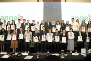 Bệnh viện Hữu Nghị Việt Tiệp được trao tặng giải thưởng “Diamond Status”