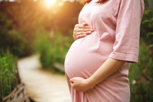 Từ ngày 1/10 phụ nữ độc thân có quyền sinh con bằng IVF