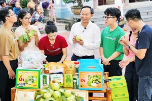 Phó Chủ tịch UBND tỉnh Bắc Giang livestream bán nông sản địa phương