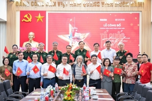 'Tổ quốc chẳng ở đâu xa - Tổ quốc là ở trong tim mỗi người'