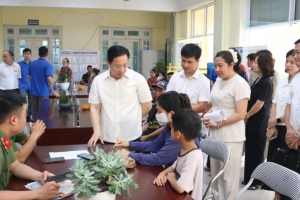 Bí thư Tỉnh ủy Lạng Sơn Hoàng Văn Nghiệm làm việc với các phường về vận hành mô hình chính quyền địa phương 2 cấp