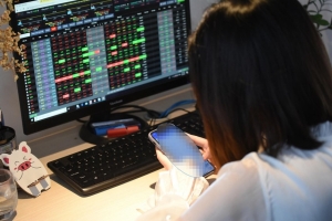 Chứng khoán phiên chiều 5/8: Thị trường biến động mạnh, thanh khoản vọt lên đỉnh mới