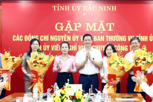 Tỉnh ủy Bắc Ninh gặp mặt các đồng chí lãnh đạo nghỉ hưu, chuyển công tác