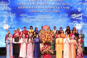 Dấu ấn tôn vinh, lan tỏa giá trị di sản áo dài Việt Nam