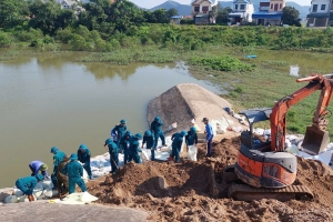 Bắc Ninh: Tập trung khắc phục sự cố ở bể tiêu năng trạm bơm Văn Sơn