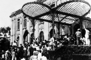 Xác định đúng đối tượng tác chiến trong Cách mạng Tháng Tám năm 1945