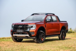 Doanh số tháng 7/2025: Hilux bứt phá, Triton hụt hơi