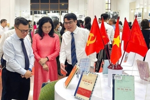 Gần 1.000 tư liệu tại triển lãm ‘Mùa thu độc lập và khát vọng phồn vinh’
