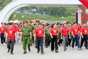 Người dân Phú Thọ sôi nổi tham gia sự kiện “Cùng Việt Nam tiến bước”
