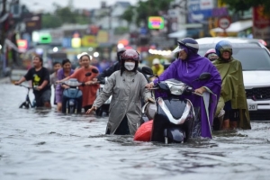 Mưa lớn dồn dập ở miền Bắc và Bắc Trung Bộ, cảnh báo lũ quét và sạt lở đất