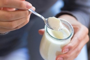 Ăn sữa chua không đường có mang lại hiệu quả trong việc giảm mỡ bụng?