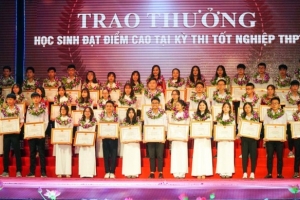 Nghệ An chi hơn 1,4 tỷ đồng khen thưởng học sinh đạt điểm cao kỳ thi tốt nghiệp THPT 2025