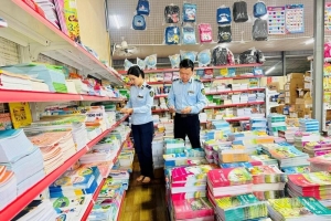 Lực lượng QLTT Thanh Hóa tăng cường quản lý thị trường mặt hàng sách giáo khoa, thiết bị trường học