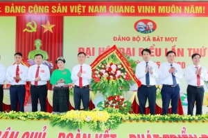 Xây dựng xã biên giới Bát Mọt giàu kinh tế, vững chính trị, đậm đà bản sắc