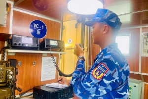 Bộ Tư lệnh Vùng Cảnh sát Biển 1 nỗ lực giúp dân phòng chống bão số 5 (Kajiki)