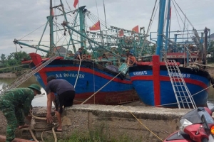 Thủ tướng lập Ban Chỉ đạo tiền phương, chủ trì cuộc họp ứng phó bão số 5 tại Nghệ An