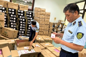 Hà Nội tích cực đấu tranh, xử lý hàng lậu, gian lận thương mại