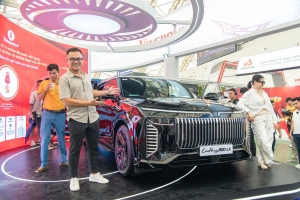 Lạc Hồng 900 LX - Biểu tượng trí tuệ Việt qua góc nhìn chuyên gia