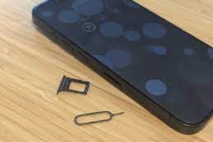 iPhone 17 sẽ loại bỏ khe cắm SIM vật lý tại nhiều quốc gia, giá bán có thể tăng 50 USD