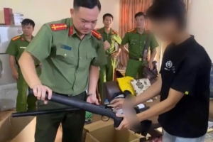 Hà Nội: Triệt xóa đường dây rao bán súng trên mạng xã hội