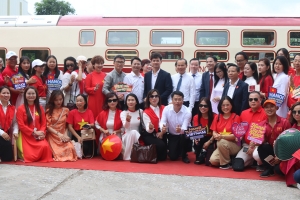 Bắc Ninh: Đoàn khách đầu tiên của tàu du lịch "Hà Nội 5 cửa ô" đến thăm Đền Đô