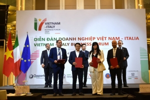 Việt Nam mong hợp tác với Italia trong phát triển năng lượng tái tạo, kinh tế xanh