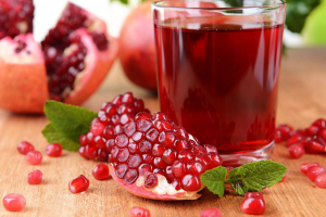 Những nhóm người nên tránh hoặc hạn chế ăn quả lựu