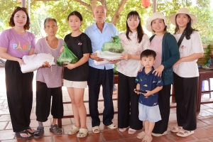 Bắc Ninh trao tặng nhiều phần quà ý nghĩa cho người tàn tật sau bệnh phong