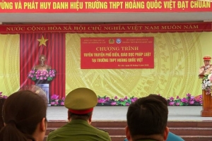 Lào Cai: Trang bị kiến thức pháp luật cho hơn 900 học sinh Trường THPT Hoàng Quốc Việt