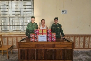 Bắt giữ đối tượng vận chuyển 23kg pháo nổ qua biên giới