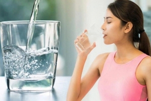 Thực hư việc uống nước ngay sau bữa ăn có làm hại hệ tiêu hóa?