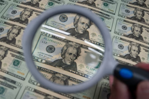 Vì sao đồng USD trượt dài?