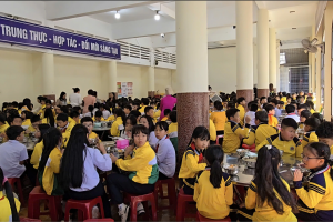 Trường tiểu học ở Đà Lạt bị tố nhập thực phẩm bẩn sẽ tạm dừng bếp ăn bán trú