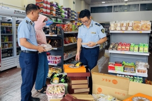 Quảng Ninh: Thu giữ hàng trăm bánh Trung thu lậu, phạt nặng hộ kinh doanh