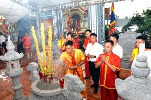 Phường Đồ Sơn tổ chức Lễ dâng hương, thượng cờ khai Hội Lễ hội Chọi Trâu truyền thống Đồ Sơn 2025