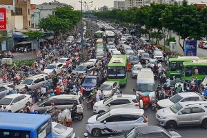 TP.HCM xây dựng lộ trình hạn chế phương tiện phát thải cao, thúc đẩy giao thông xanh