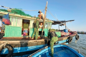 Quảng Ninh “chạy đua” kêu gọi tàu thuyền về nơi tránh trú bão Ragasa