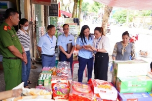 Lào Cai: Tăng cường kiểm tra, xử lý vi phạm kinh doanh quanh cổng trường học