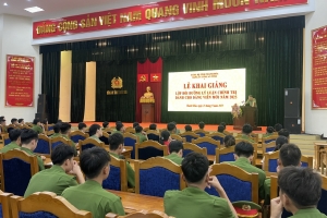 Khai giảng Lớp bồi dưỡng lý luận chính trị dành cho đảng viên mới năm 2025