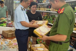 Ninh Bình: Phát hiện, xử lý và tiêu hủy nhiều thực phẩm không rõ nguồn gốc