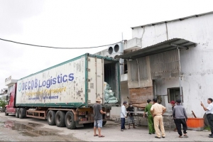 Xe đầu kéo chở 30 tấn thực phẩm không rõ nguồn gốc bị bắt giữ tại Huế