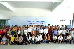 TP HCM: 100 cư dân tham quan Tổ hợp hóa dầu Long Sơn