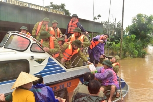 Thủ tướng yêu cầu tập trung ứng phó bão số 10 và mưa lũ, sạt lở đất
