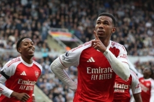 Arsenal ngược dòng hạ Newcastle tại vòng 6 Ngoại hạng Anh