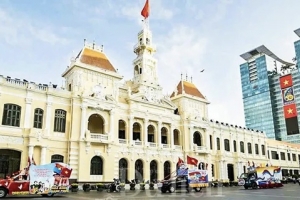 Tổ chức diễu hành xe hoa chào mừng Đại hội Đại biểu Đảng bộ TP. HCM lần thứ I