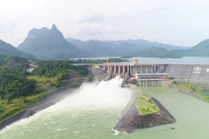 Thủy điện Tuyên Quang mở thêm cửa xả, cảnh báo lũ lớn trên sông Gâm và sông Lô