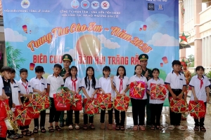 Trung thu đến với các em nhỏ trên biên giới Tây Ninh
